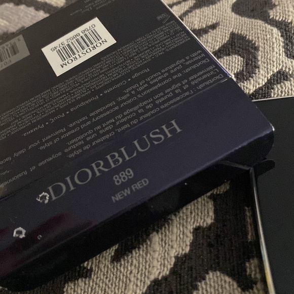 Dior Vibrant Colour Powder Blush - Picture 7 of 9